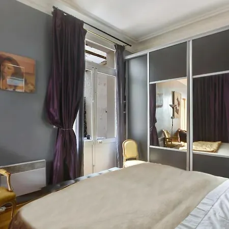 Luxurious 2 Bedroom With Huge Private Terrace Paris